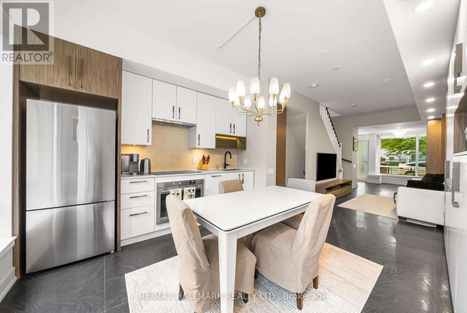 Photo 34 of Th 11 23 Sheppard Avenue E, Toronto ON