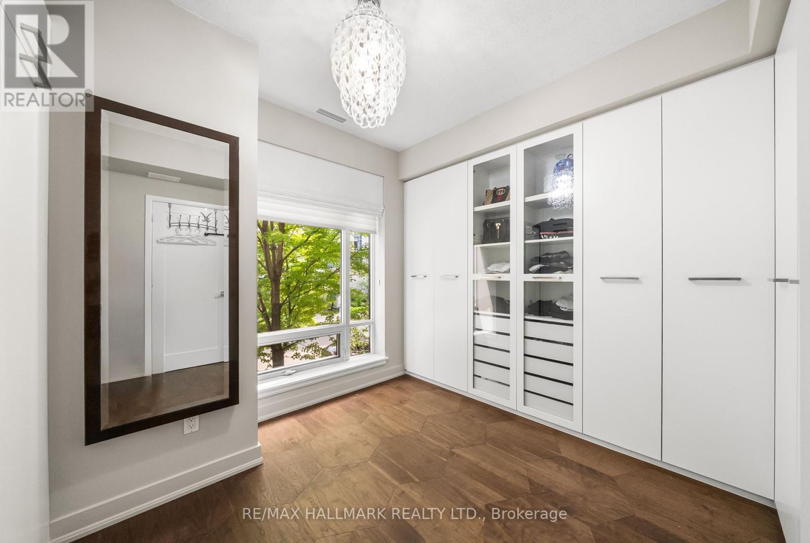 Photo 32 of Th 11 23 Sheppard Avenue E, Toronto ON