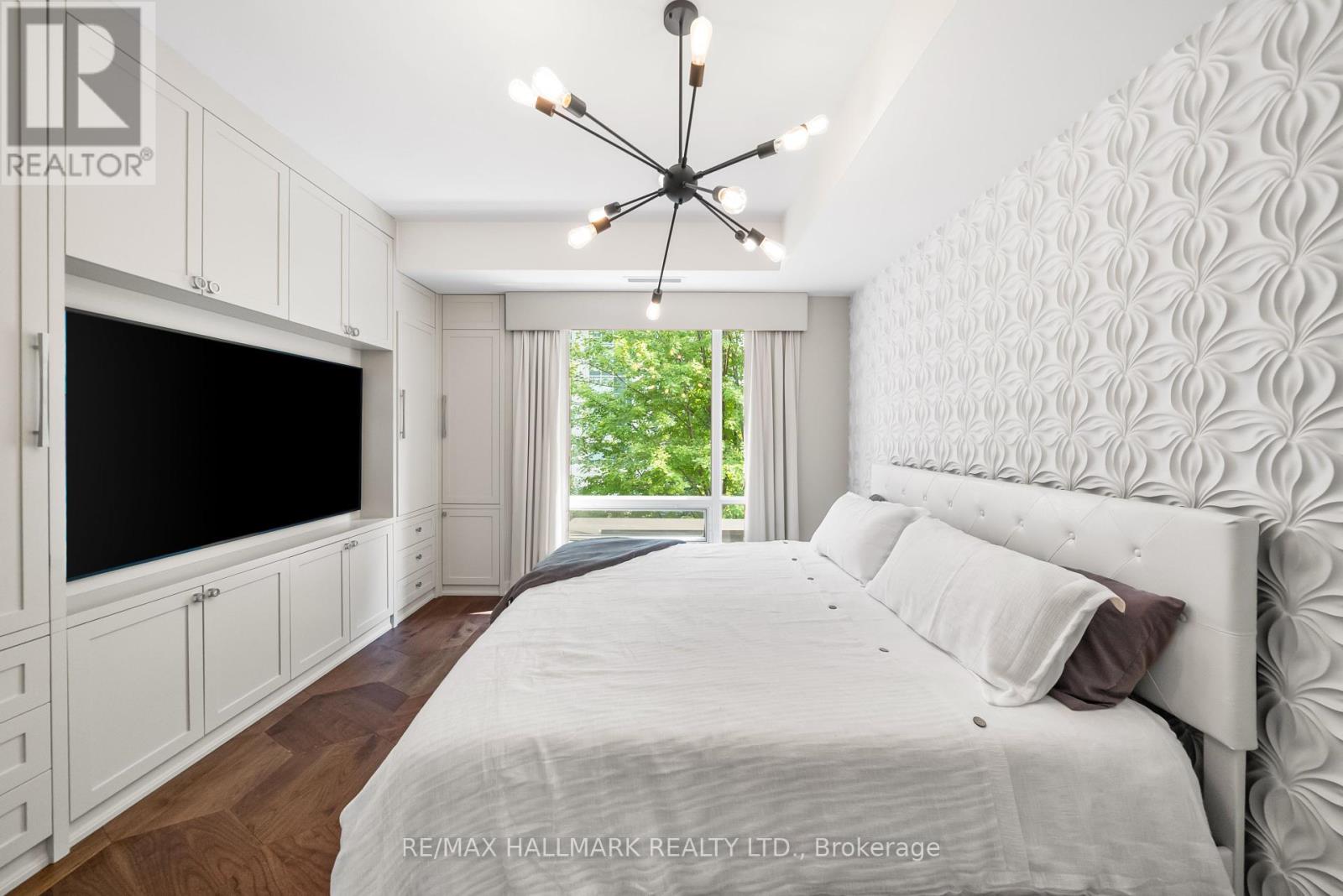 Photo 30 of Th 11 23 Sheppard Avenue E, Toronto ON