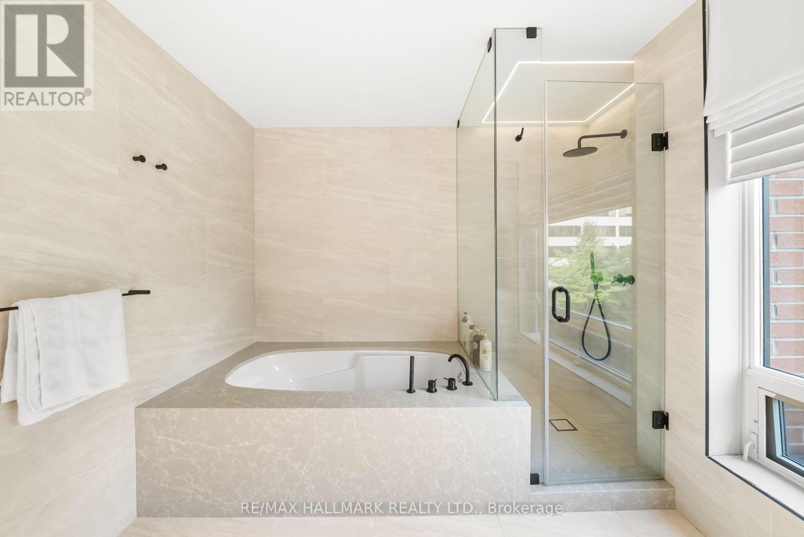 Photo 8 of Th 11 23 Sheppard Avenue E, Toronto ON