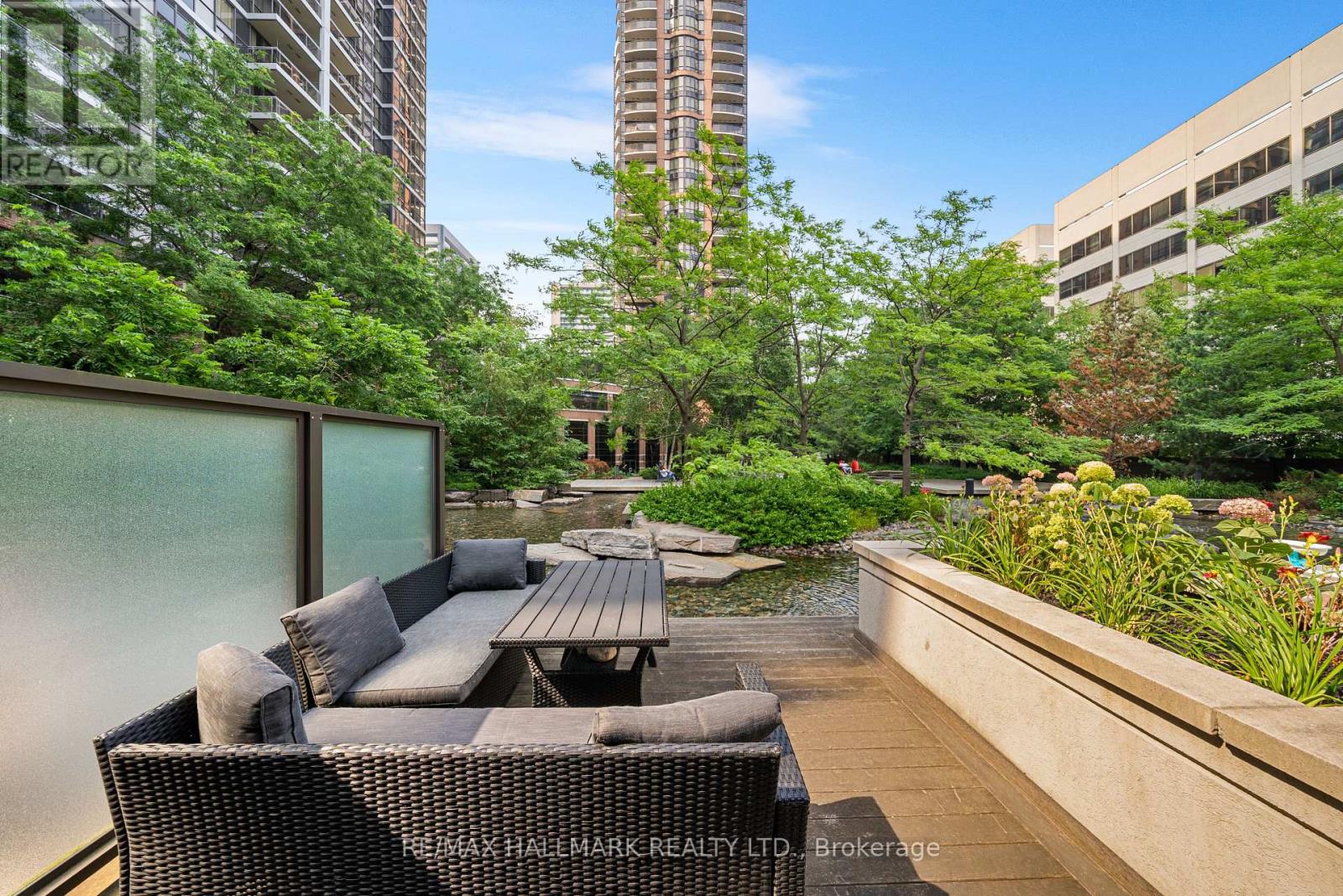 Photo 21 of Th 11 23 Sheppard Avenue E, Toronto ON