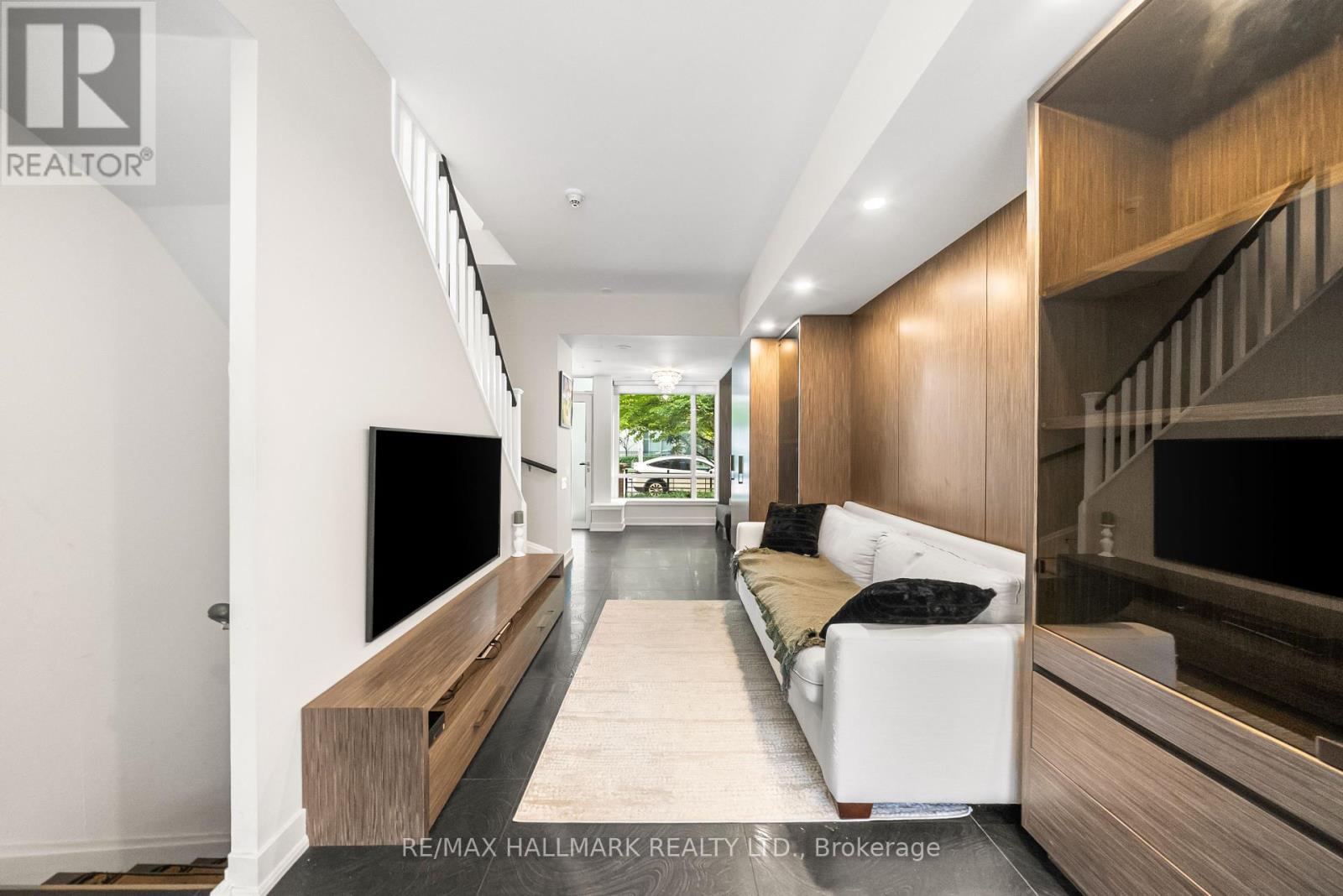 Photo 19 of Th 11 23 Sheppard Avenue E, Toronto ON