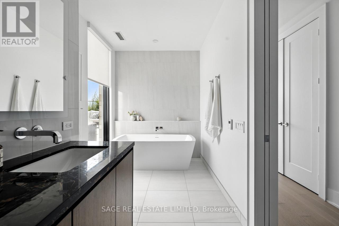 Photo 14 of 910 118 Merchants Wharf, Toronto ON