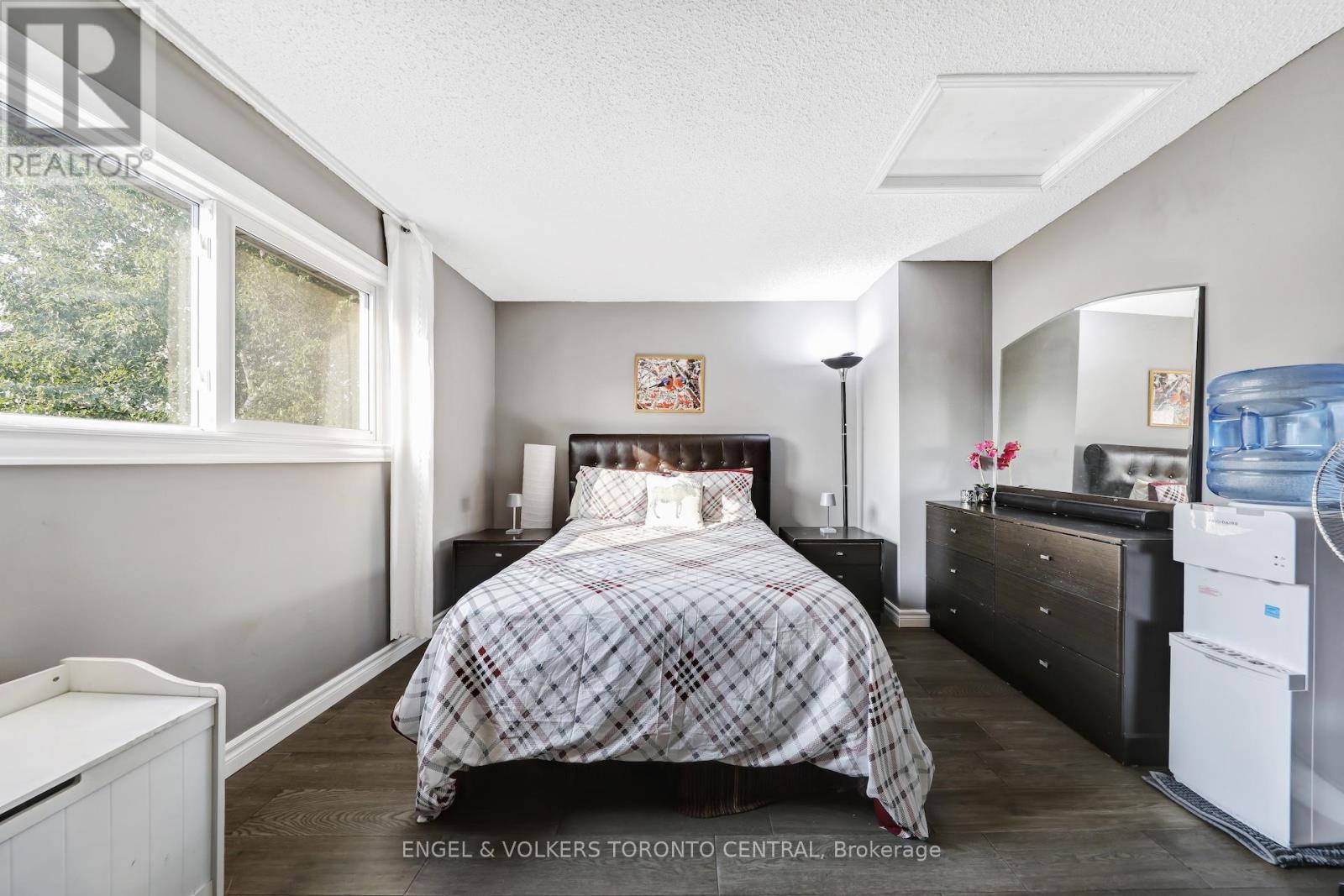 Photo 41 of 14 Soper Creek Drive, Clarington ON