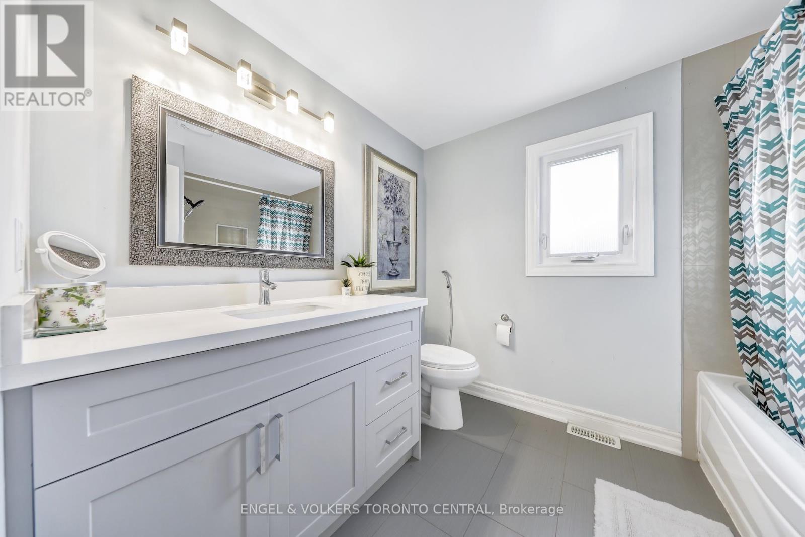 Photo 8 of 14 Soper Creek Drive, Clarington ON