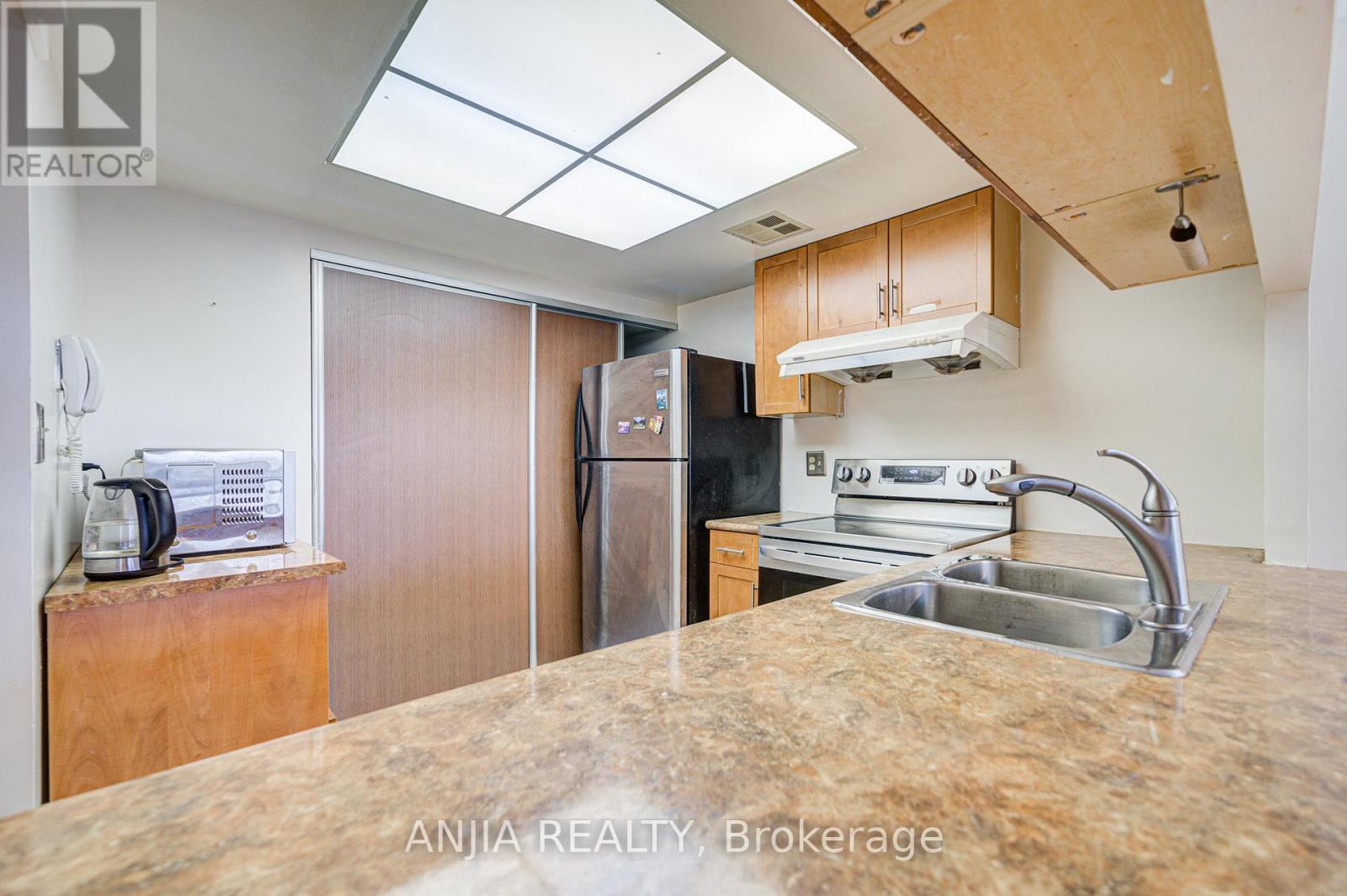 Photo 32 of 512 225 Bamburgh Circle, Toronto ON