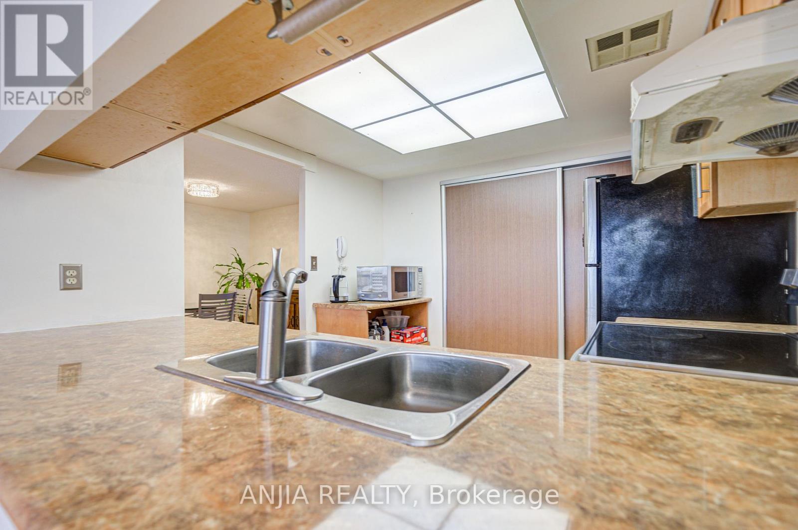 Photo 24 of 512 225 Bamburgh Circle, Toronto ON