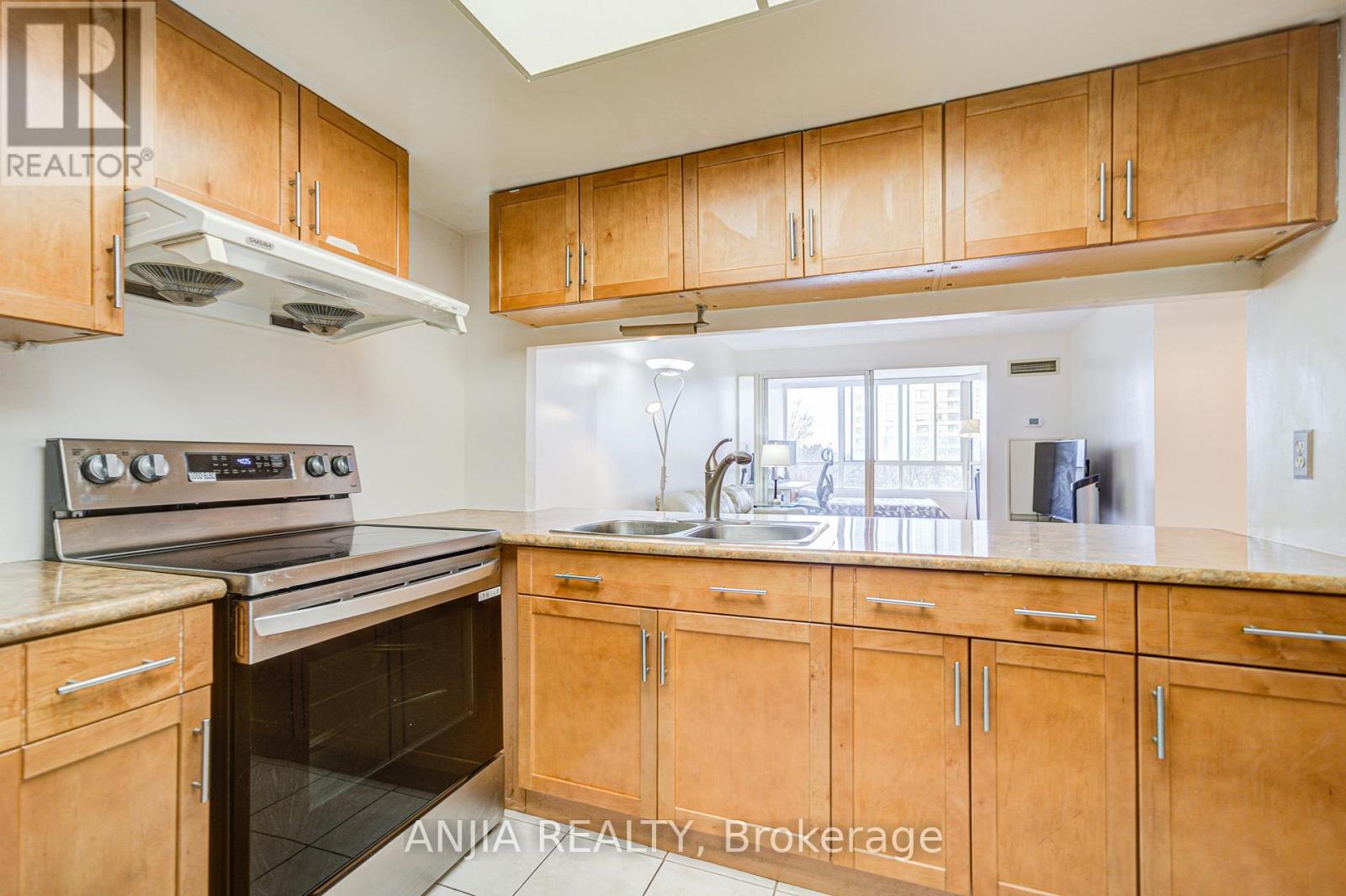 Photo 25 of 512 225 Bamburgh Circle, Toronto ON