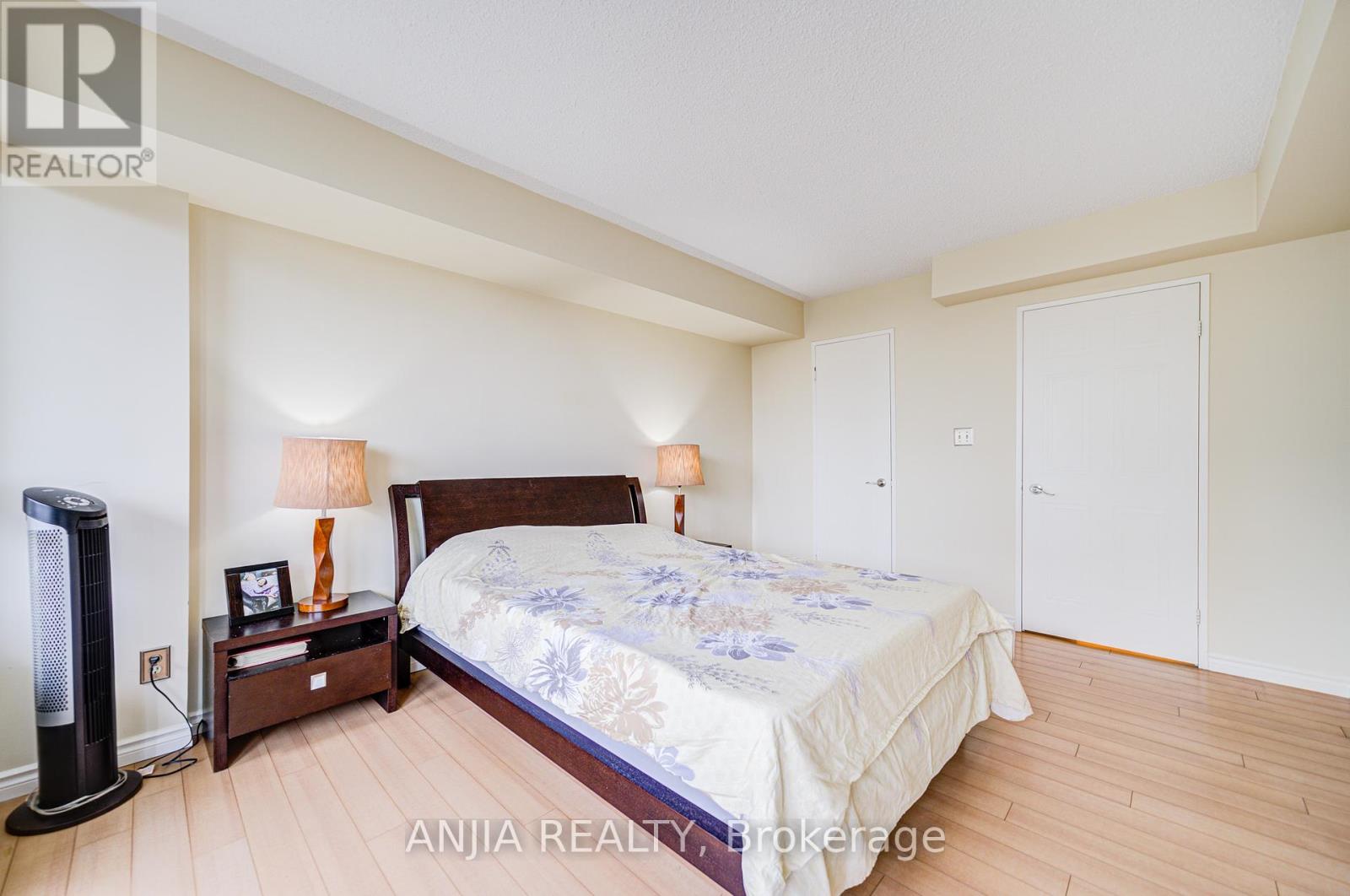 Photo 10 of 512 225 Bamburgh Circle, Toronto ON