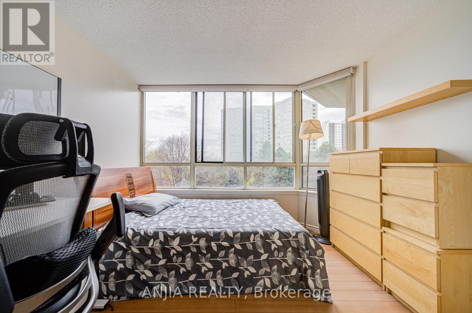 Photo 37 of 512 225 Bamburgh Circle, Toronto ON