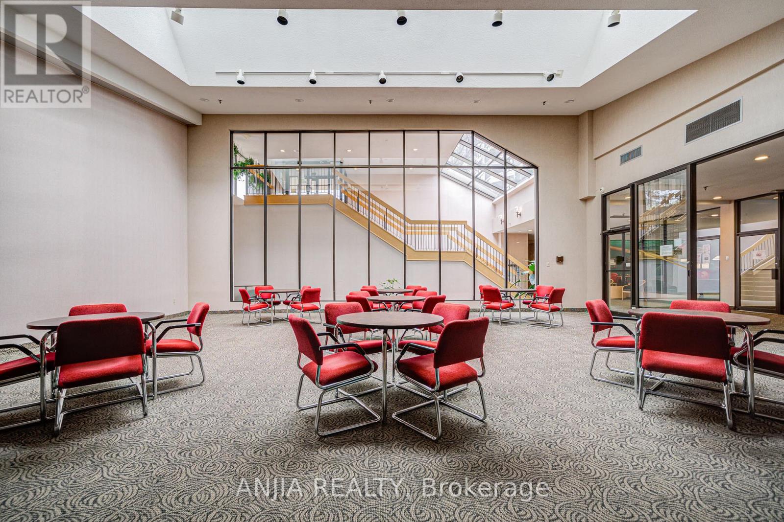 Photo 18 of 512 225 Bamburgh Circle, Toronto ON