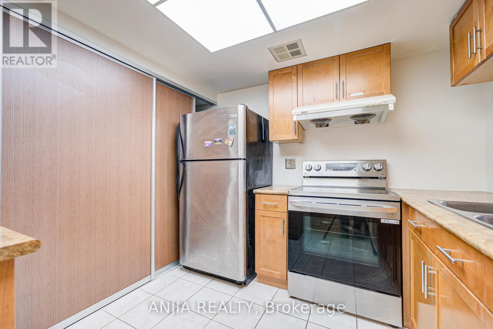 Photo 29 of 512 225 Bamburgh Circle, Toronto ON