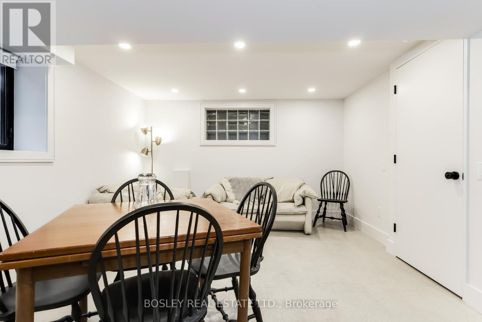 Photo 14 of Lower 47 Linnsmore Crescent, Toronto ON