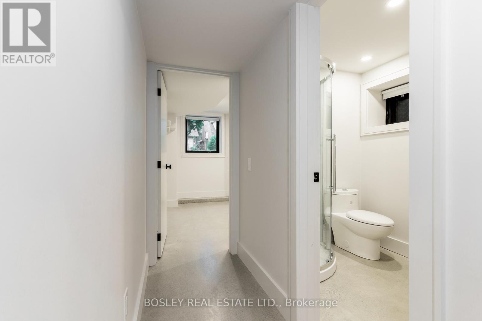 Photo 15 of Lower 47 Linnsmore Crescent, Toronto ON