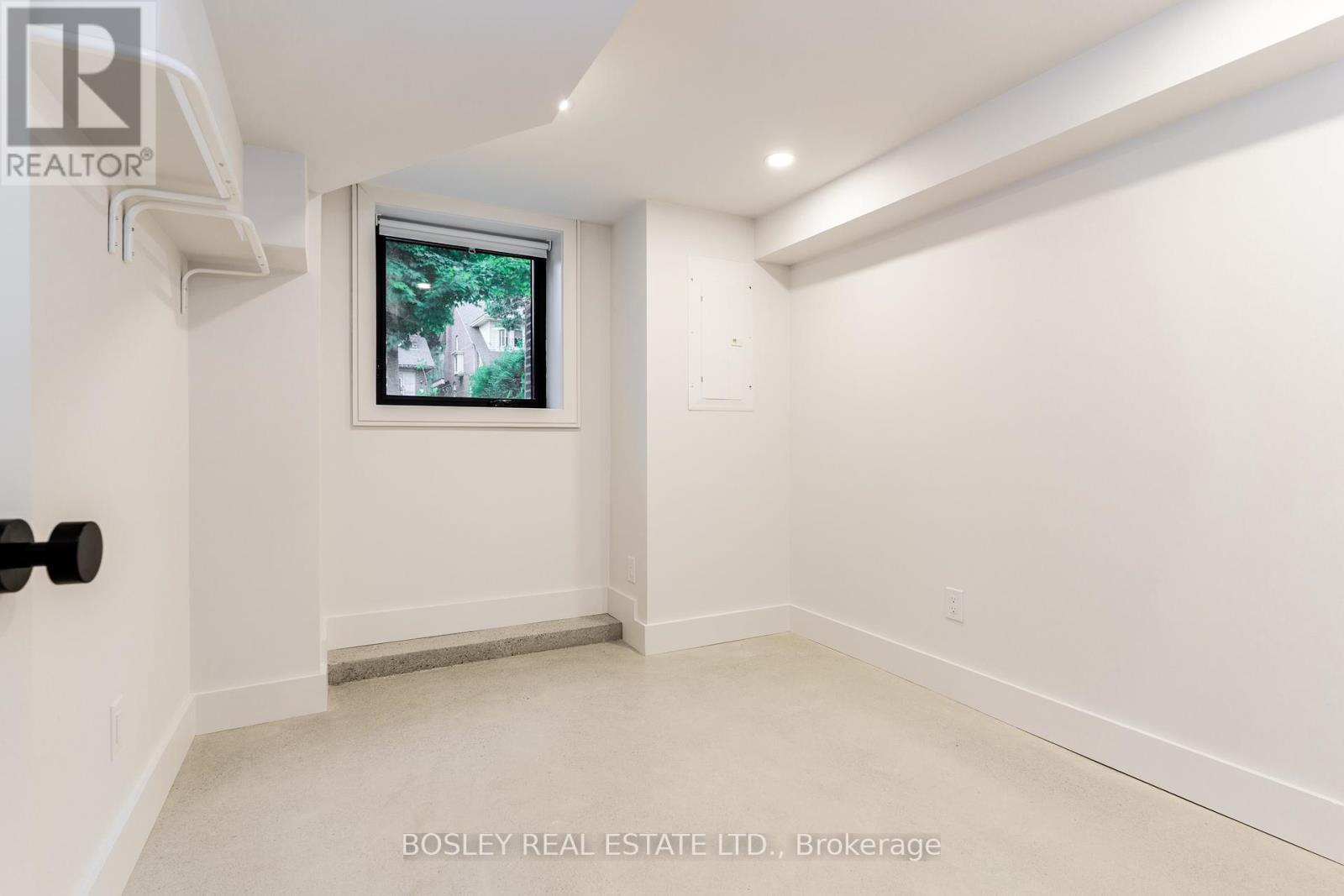 Photo 19 of Lower 47 Linnsmore Crescent, Toronto ON