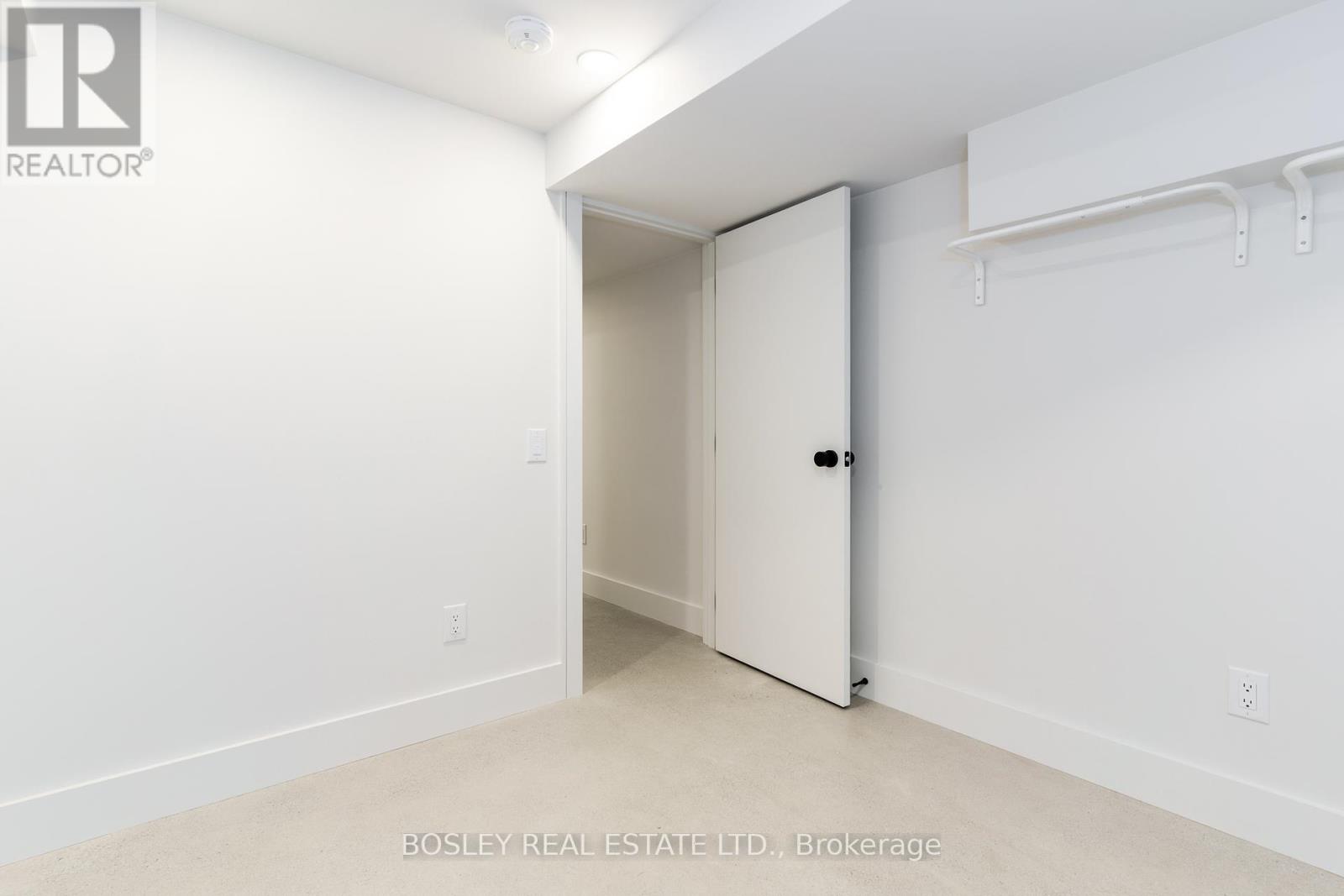 Photo 21 of Lower 47 Linnsmore Crescent, Toronto ON