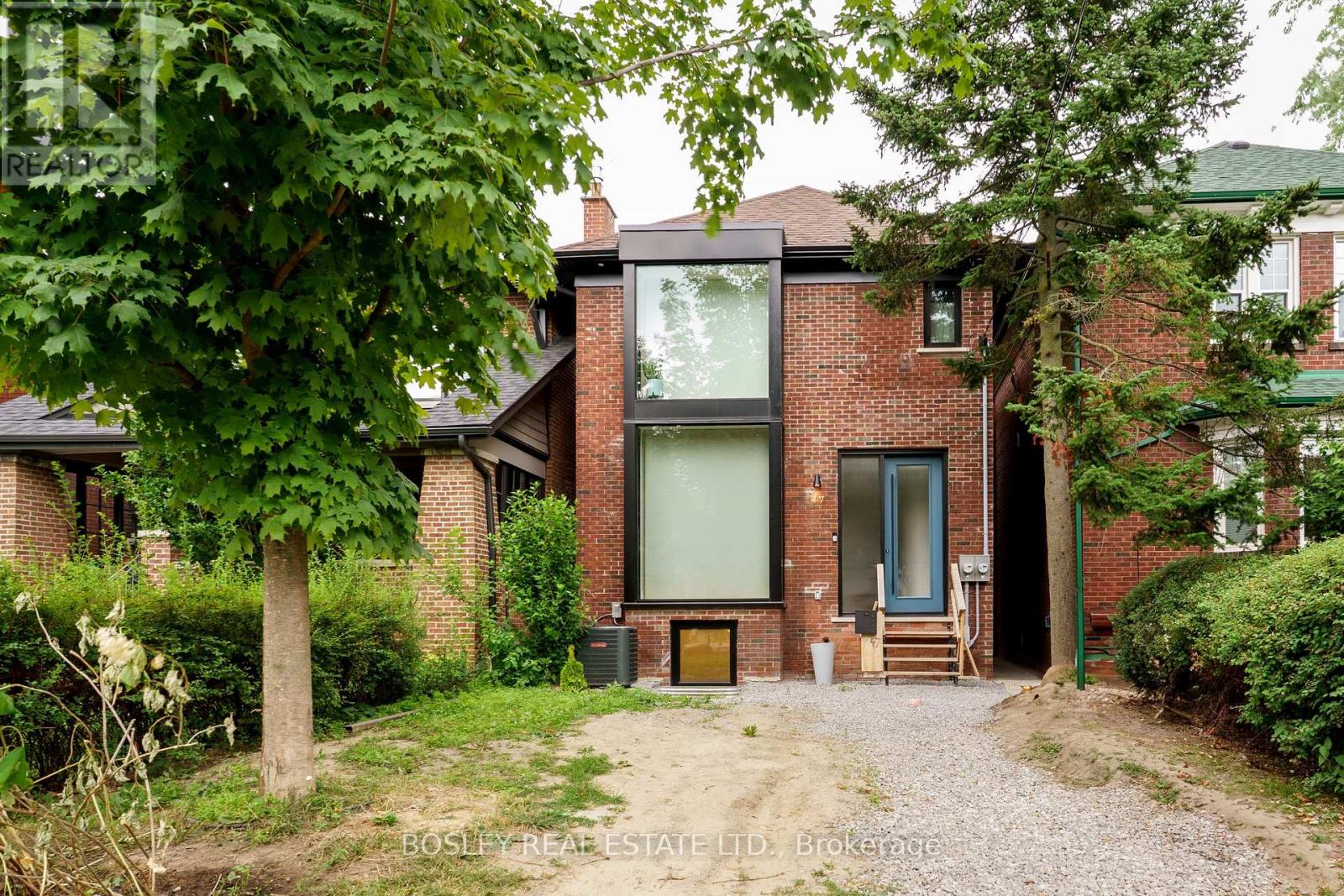 Photo 22 of Lower 47 Linnsmore Crescent, Toronto ON