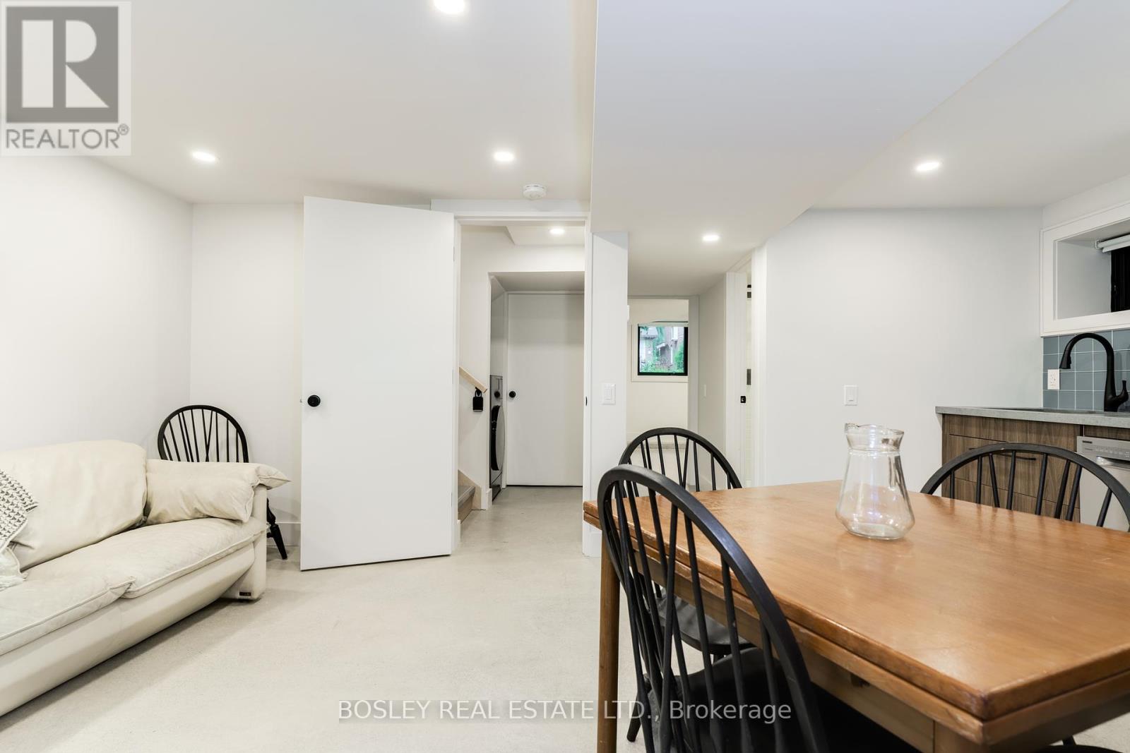 Photo 7 of Lower 47 Linnsmore Crescent, Toronto ON