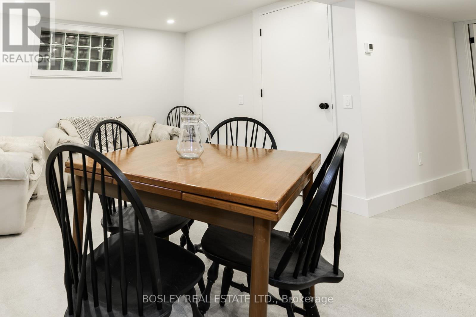 Photo 8 of Lower 47 Linnsmore Crescent, Toronto ON