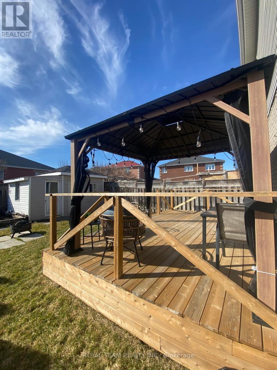 Photo 11 of Upper 72 Adams Street, Bradford West Gwillimbury ON