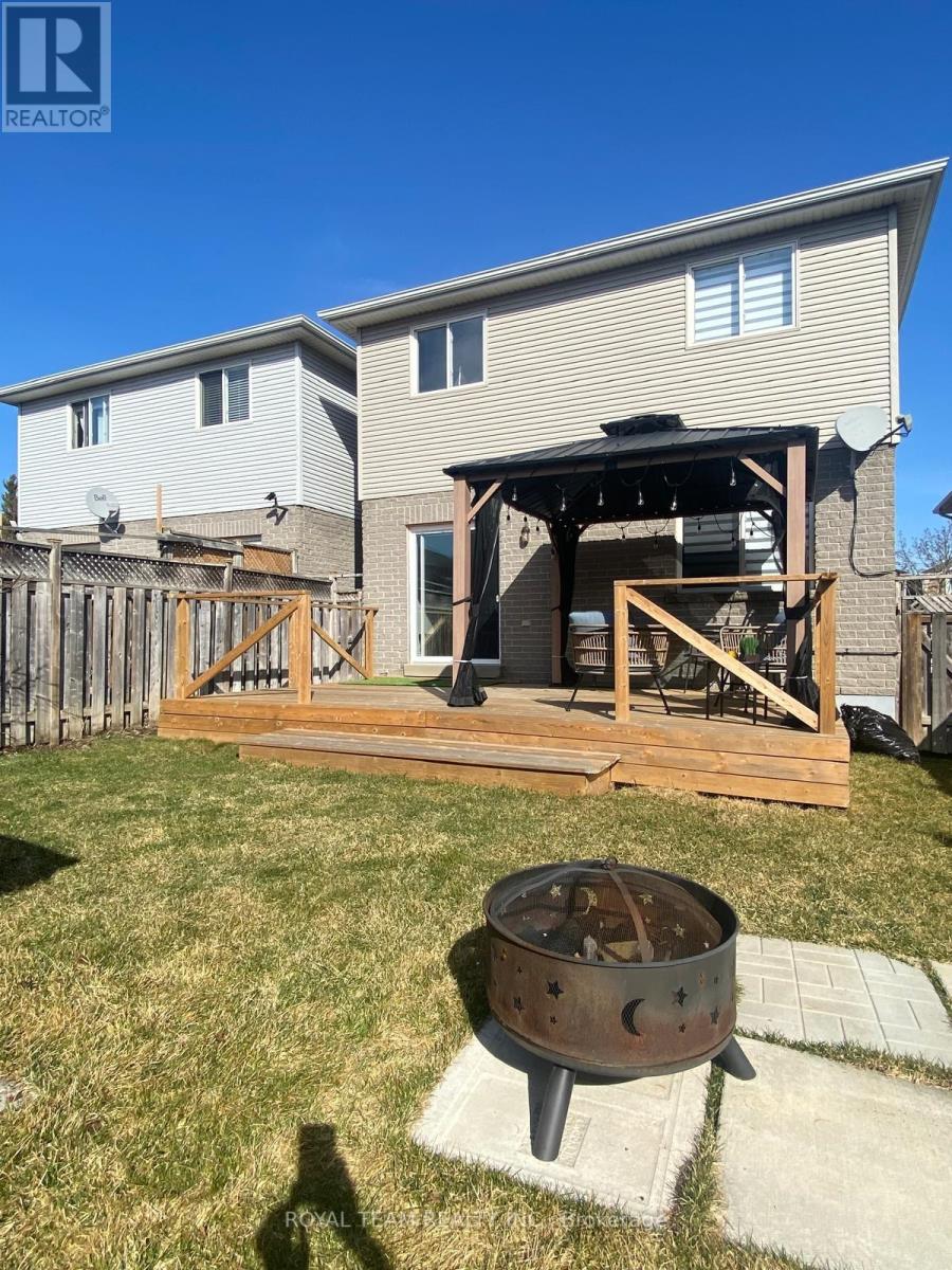 Photo 13 of Upper 72 Adams Street, Bradford West Gwillimbury ON