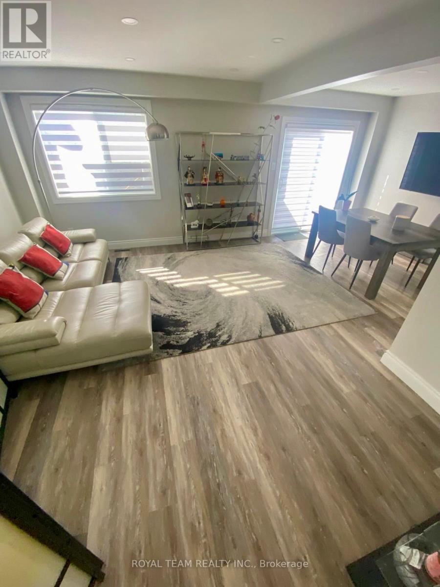 Photo 3 of Upper 72 Adams Street, Bradford West Gwillimbury ON