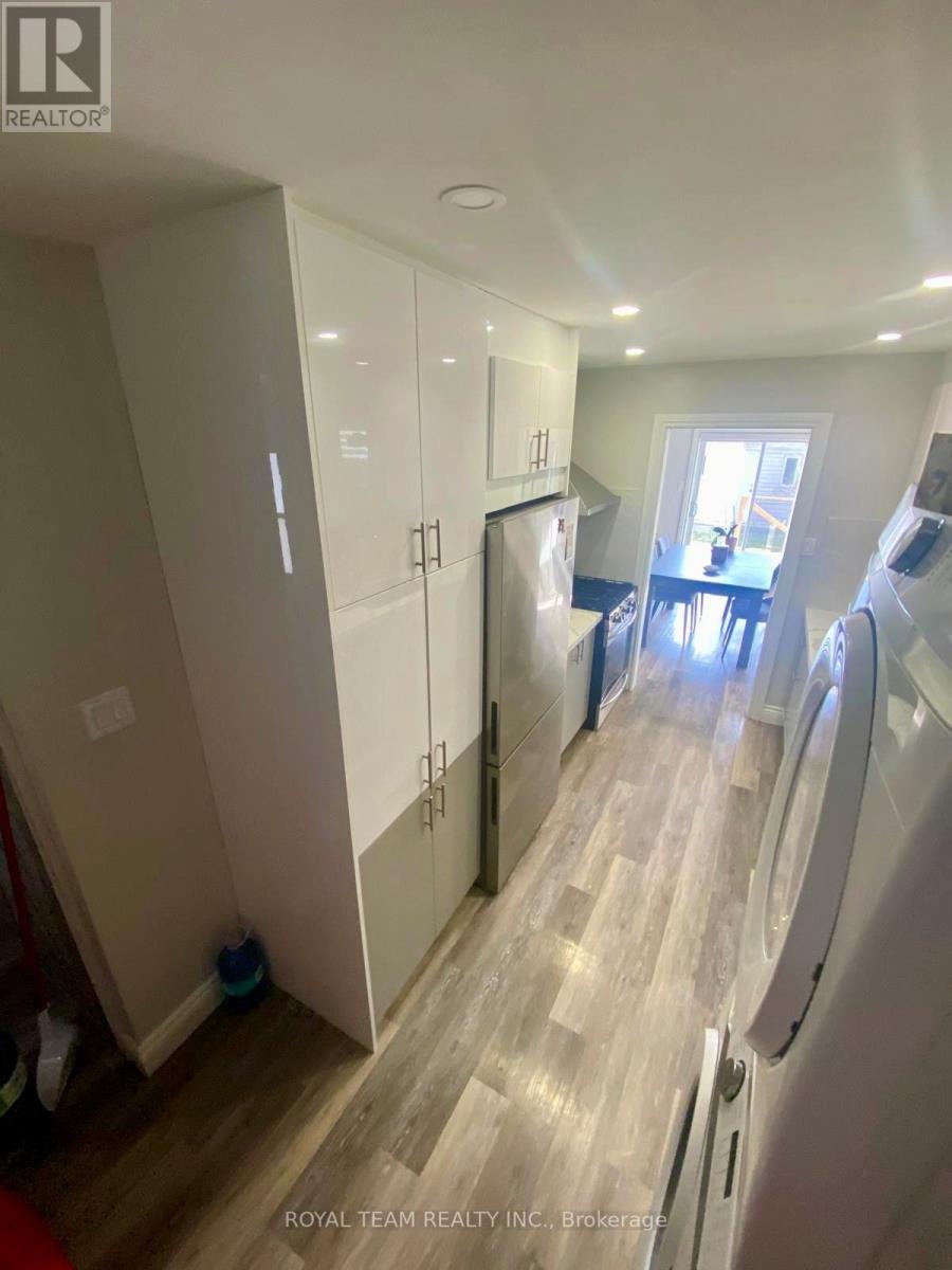 Photo 4 of Upper 72 Adams Street, Bradford West Gwillimbury ON