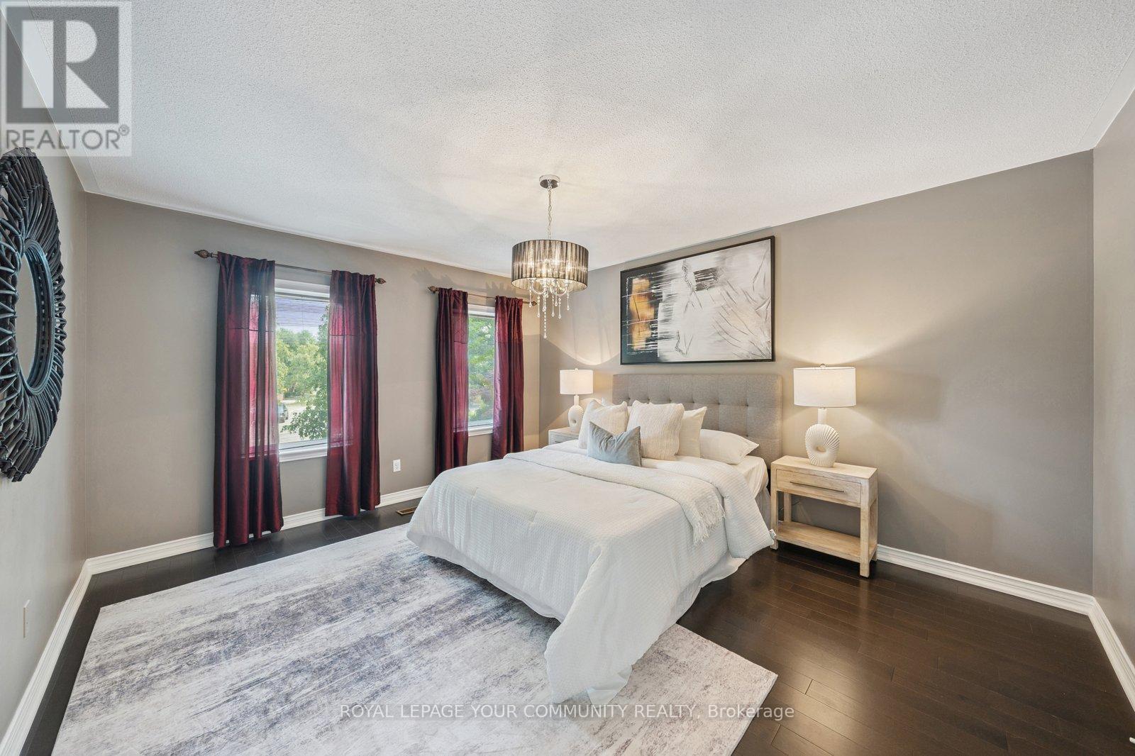 Photo 29 of 22 Theobalds Circle, Richmond Hill ON