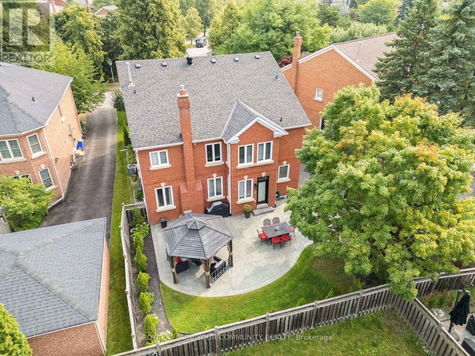 Photo 42 of 22 Theobalds Circle, Richmond Hill ON