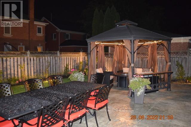 Photo 43 of 22 Theobalds Circle, Richmond Hill ON