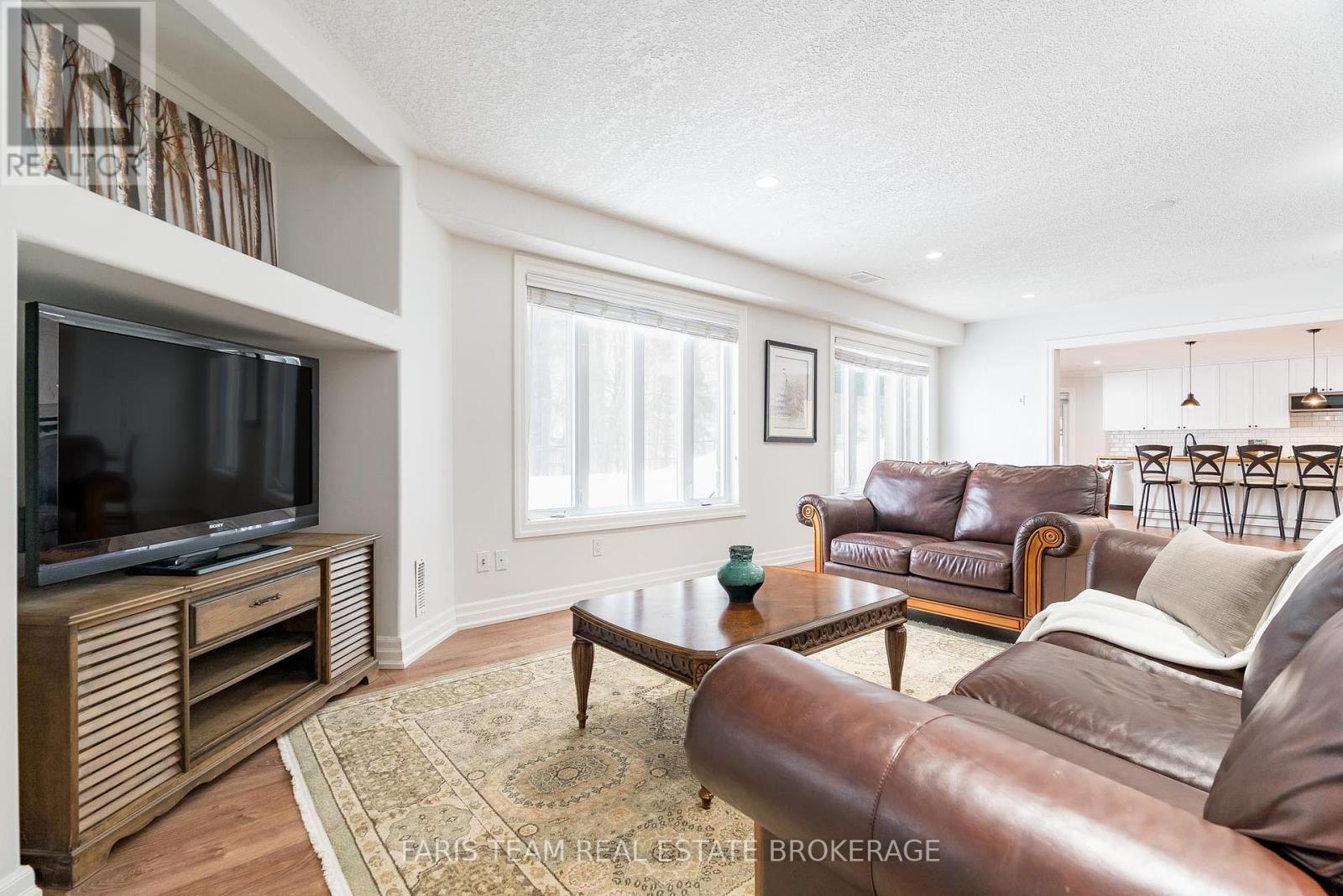 Photo 38 of 7 Highland Drive, Oromedonte ON