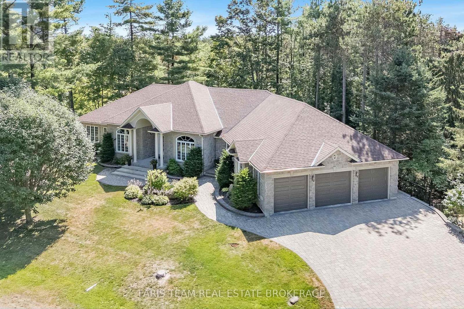 Photo 8 of 7 Highland Drive, Oromedonte ON