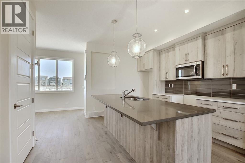 Photo 11 of 426 River Avenue, Cochrane AB