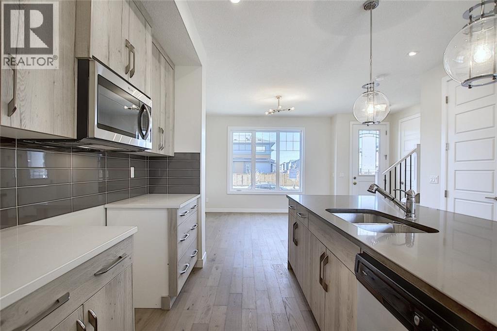 Photo 14 of 426 River Avenue, Cochrane AB
