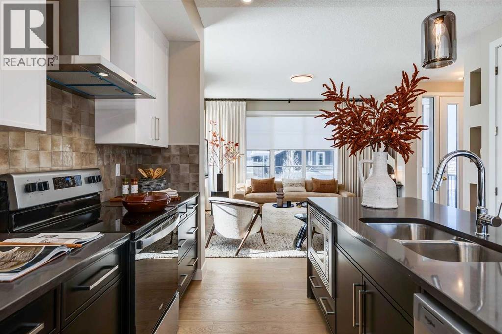 Photo 11 of 422 River Avenue, Cochrane AB