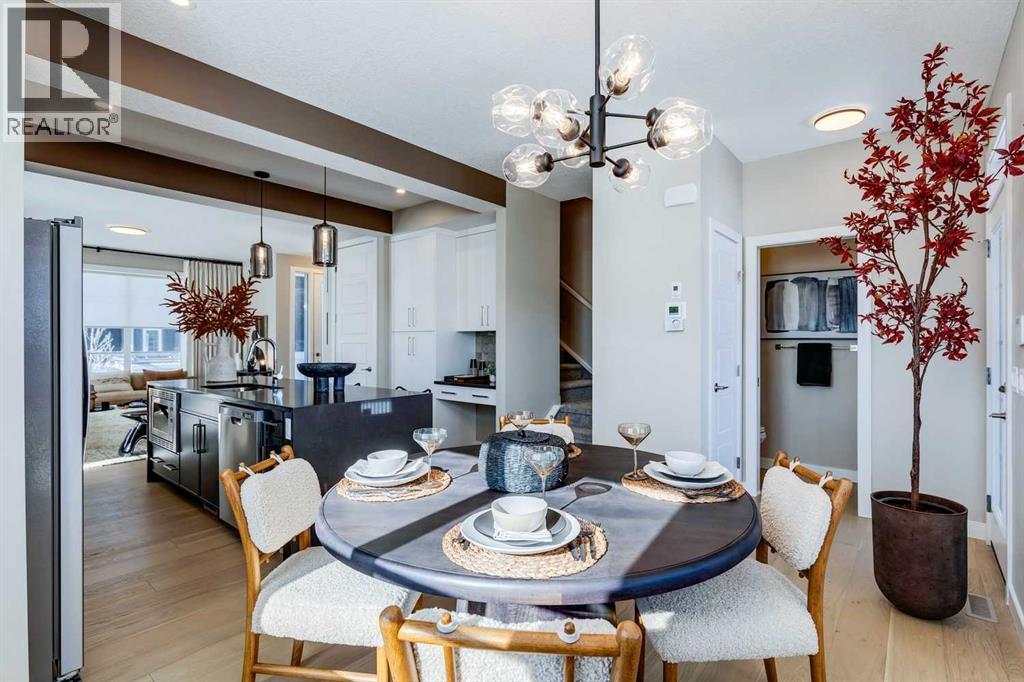 Photo 18 of 422 River Avenue, Cochrane AB