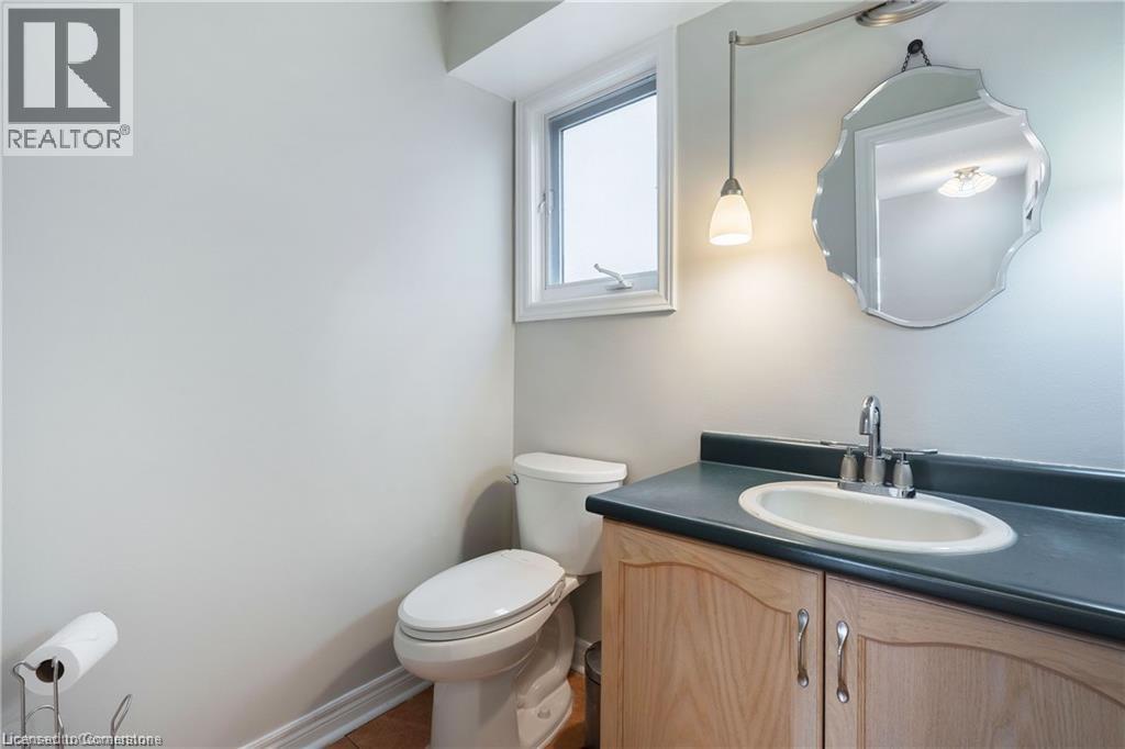 Photo 21 of 1262 Upper Paradise Road, Hamilton ON