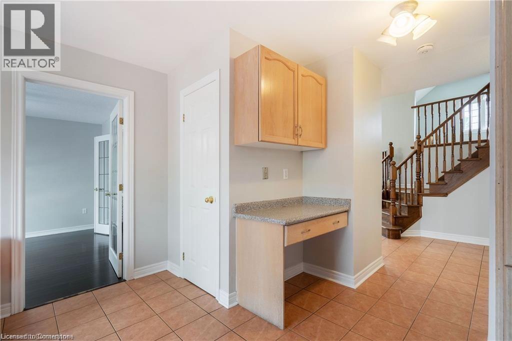 Photo 2 of 1262 Upper Paradise Road, Hamilton ON