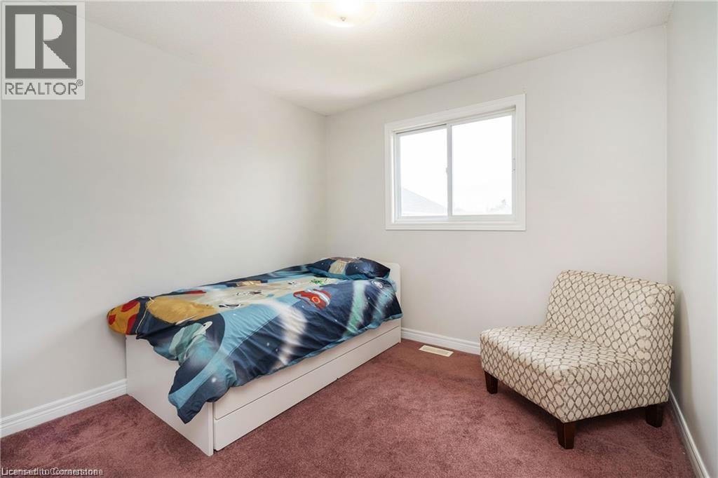 Photo 23 of 1262 Upper Paradise Road, Hamilton ON