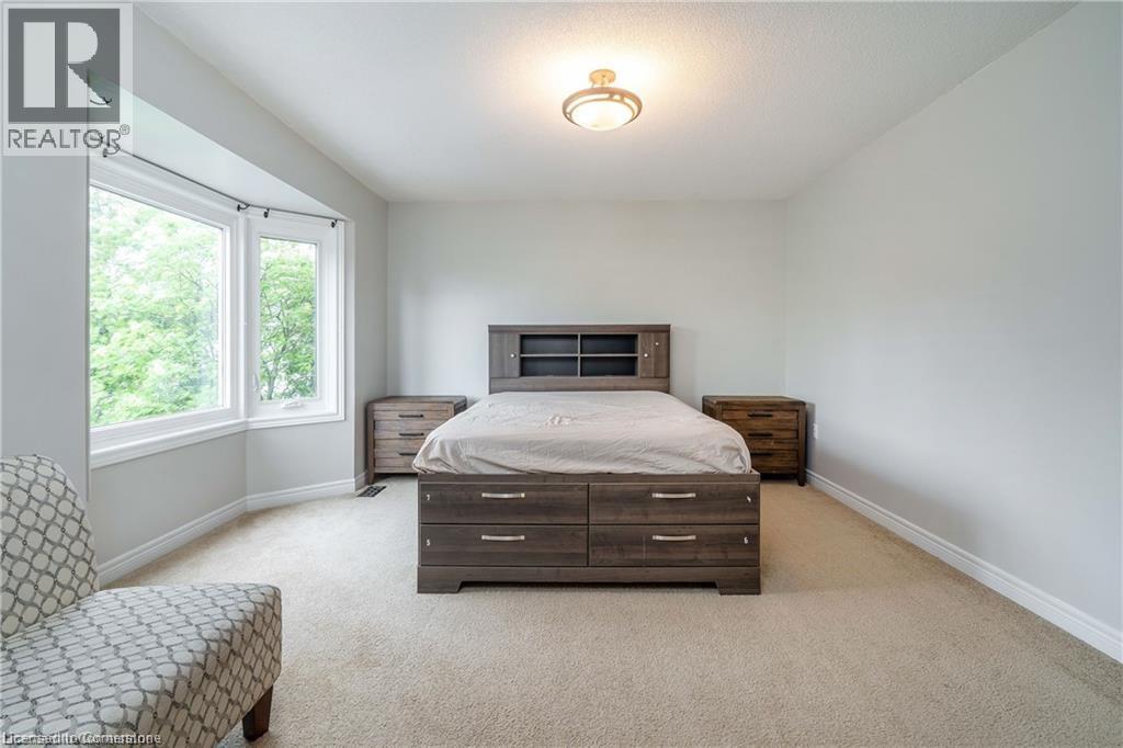 Photo 18 of 1262 Upper Paradise Road, Hamilton ON