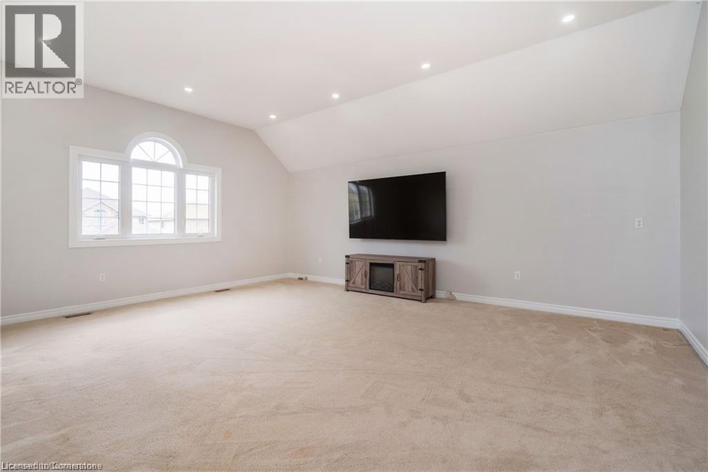 Photo 24 of 1262 Upper Paradise Road, Hamilton ON