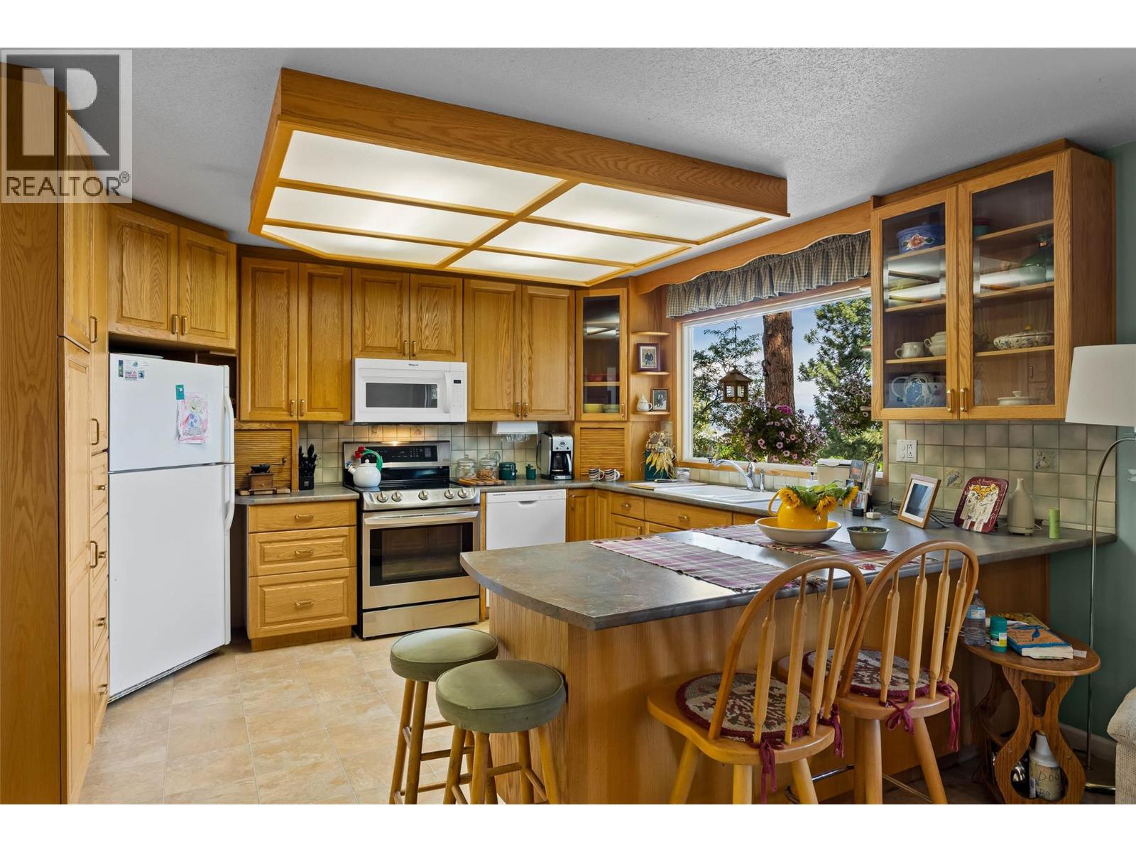 Photo 9 of 112 Monmouth Drive, Kamloops BC