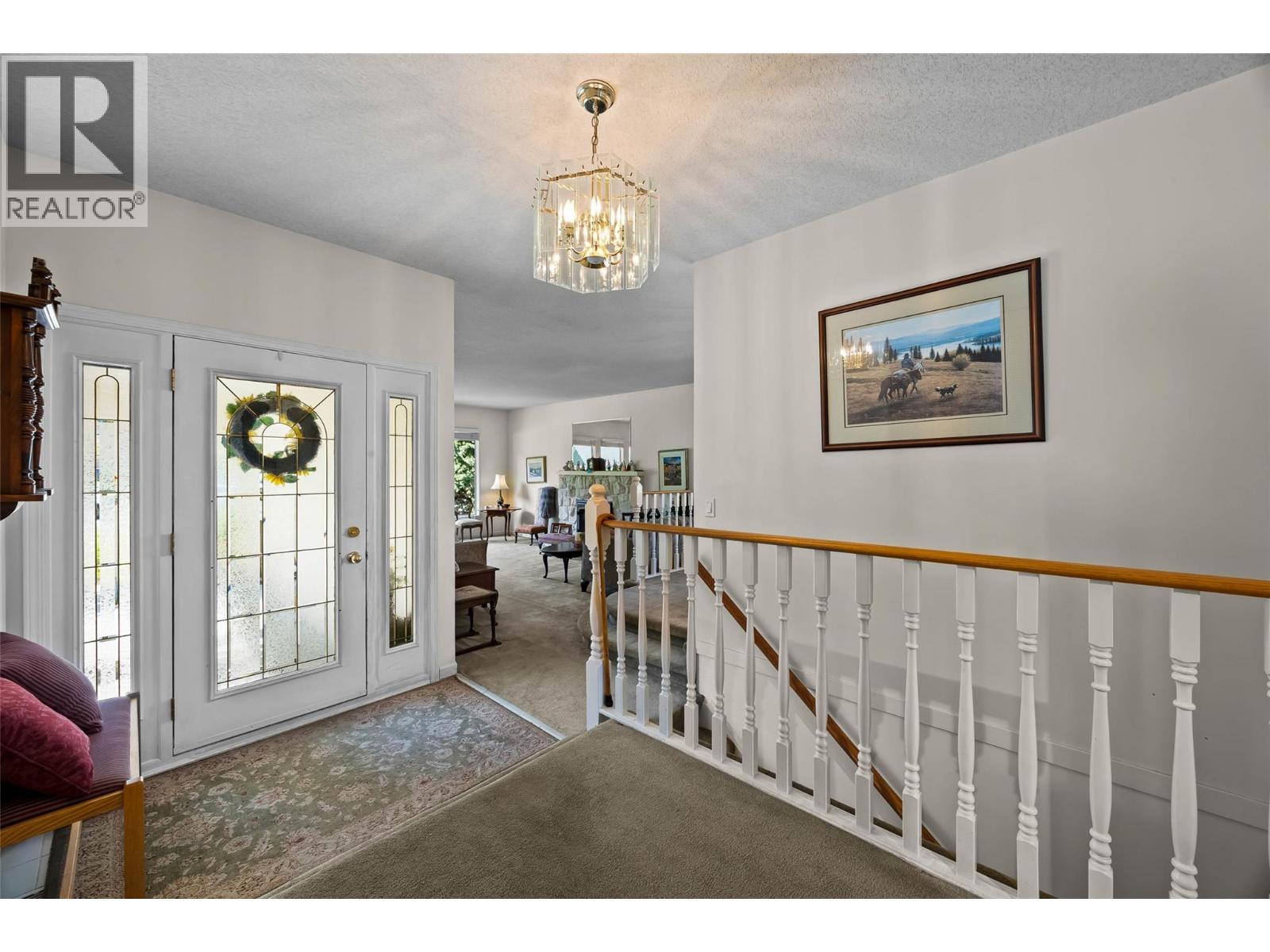 Photo 4 of 112 Monmouth Drive, Kamloops BC