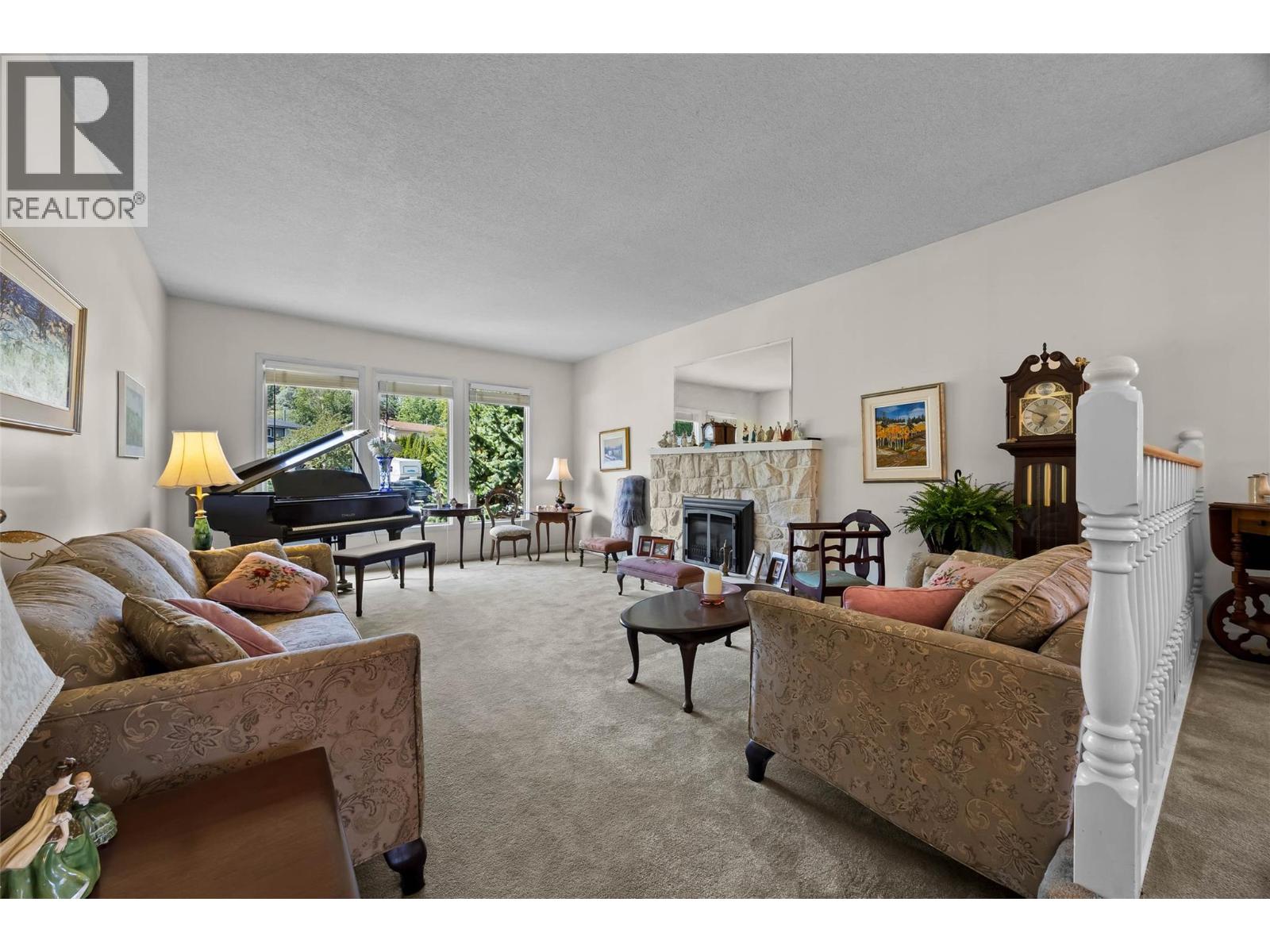 Photo 5 of 112 Monmouth Drive, Kamloops BC
