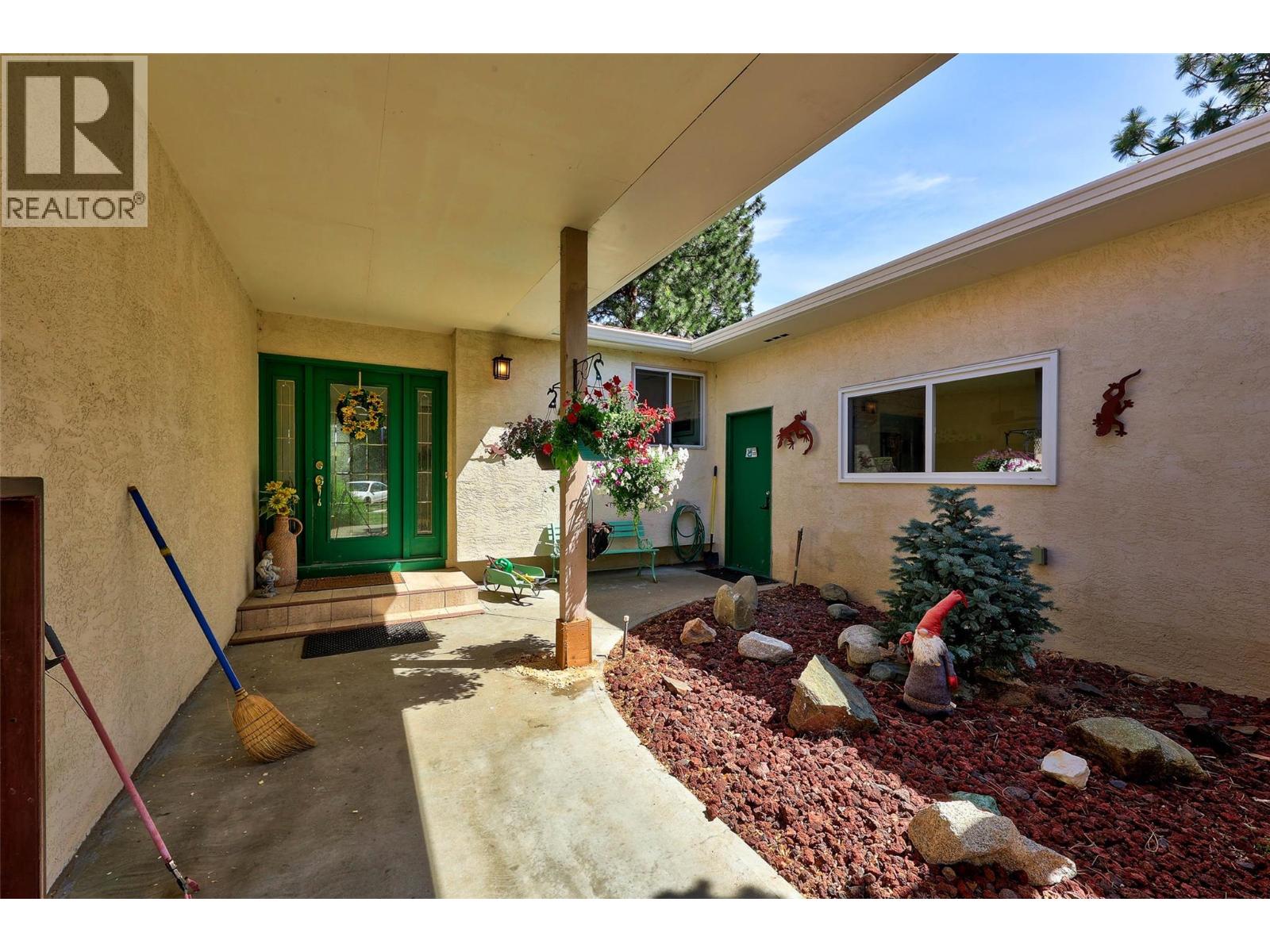 Photo 2 of 112 Monmouth Drive, Kamloops BC