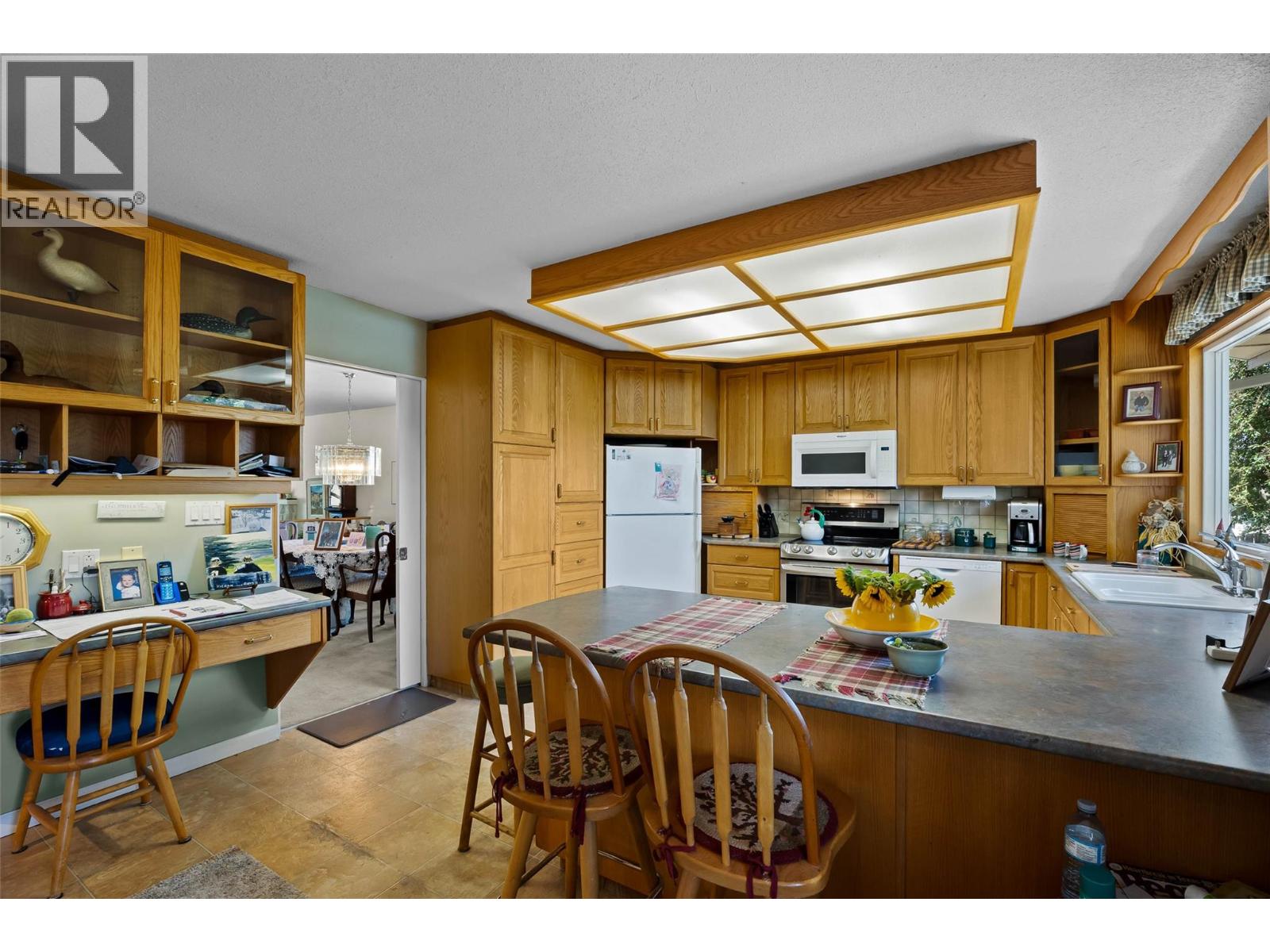 Photo 10 of 112 Monmouth Drive, Kamloops BC