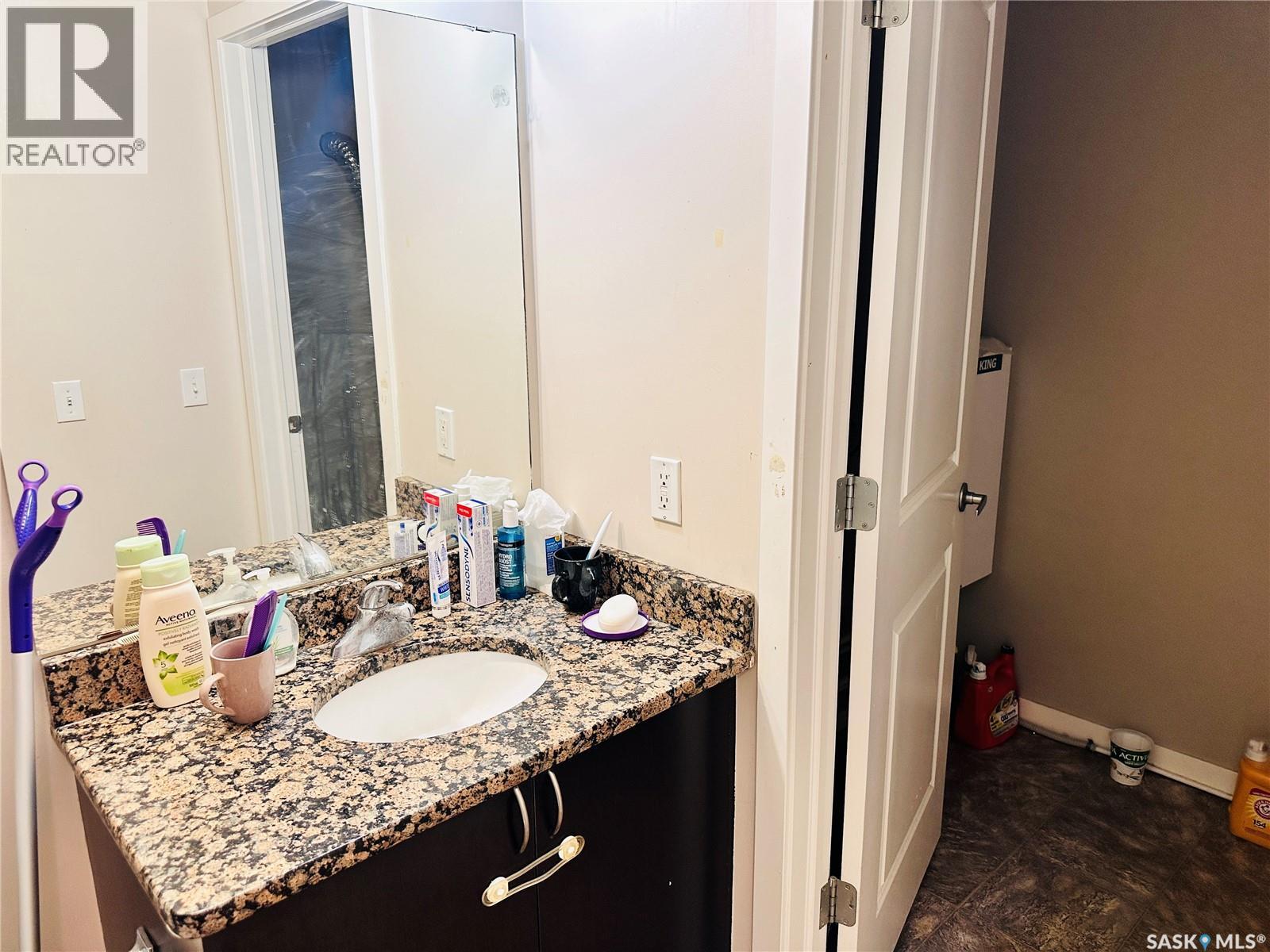 Photo 9 of 89 5047 James Hill Road, Regina SK
