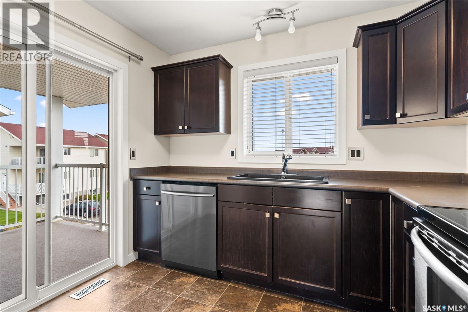 Photo 11 of 4 5004 James Hill Road, Regina SK