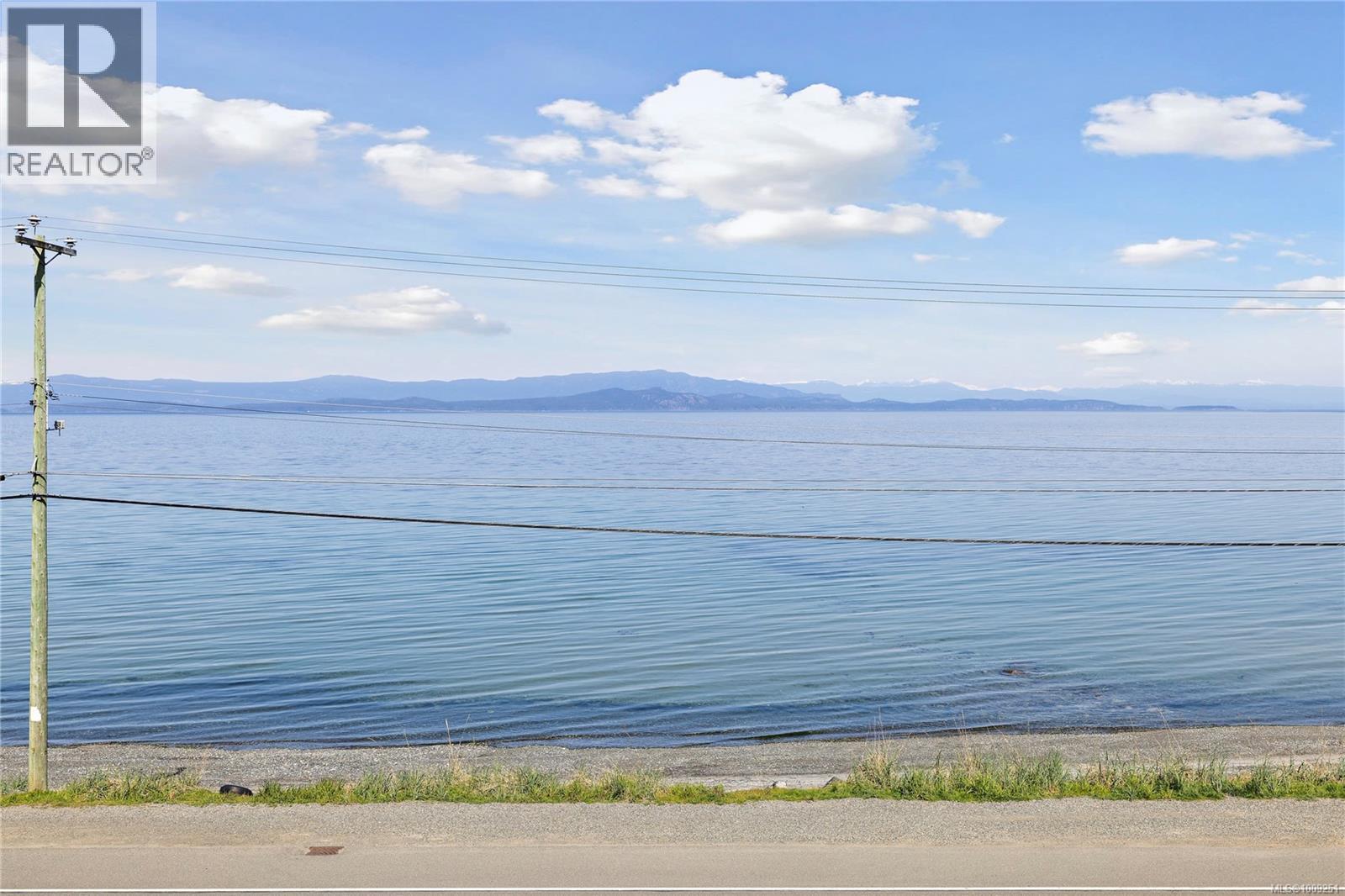 Photo 54 of 301 3156 Island Hwy W, Qualicum Beach BC