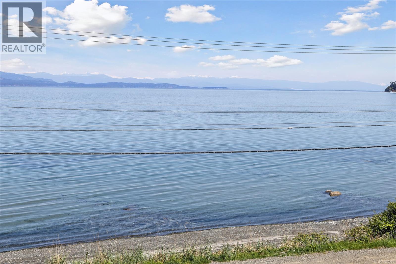 Photo 17 of 301 3156 Island Hwy W, Qualicum Beach BC
